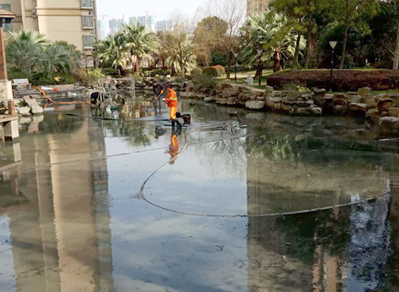 监利景观池淤泥清理