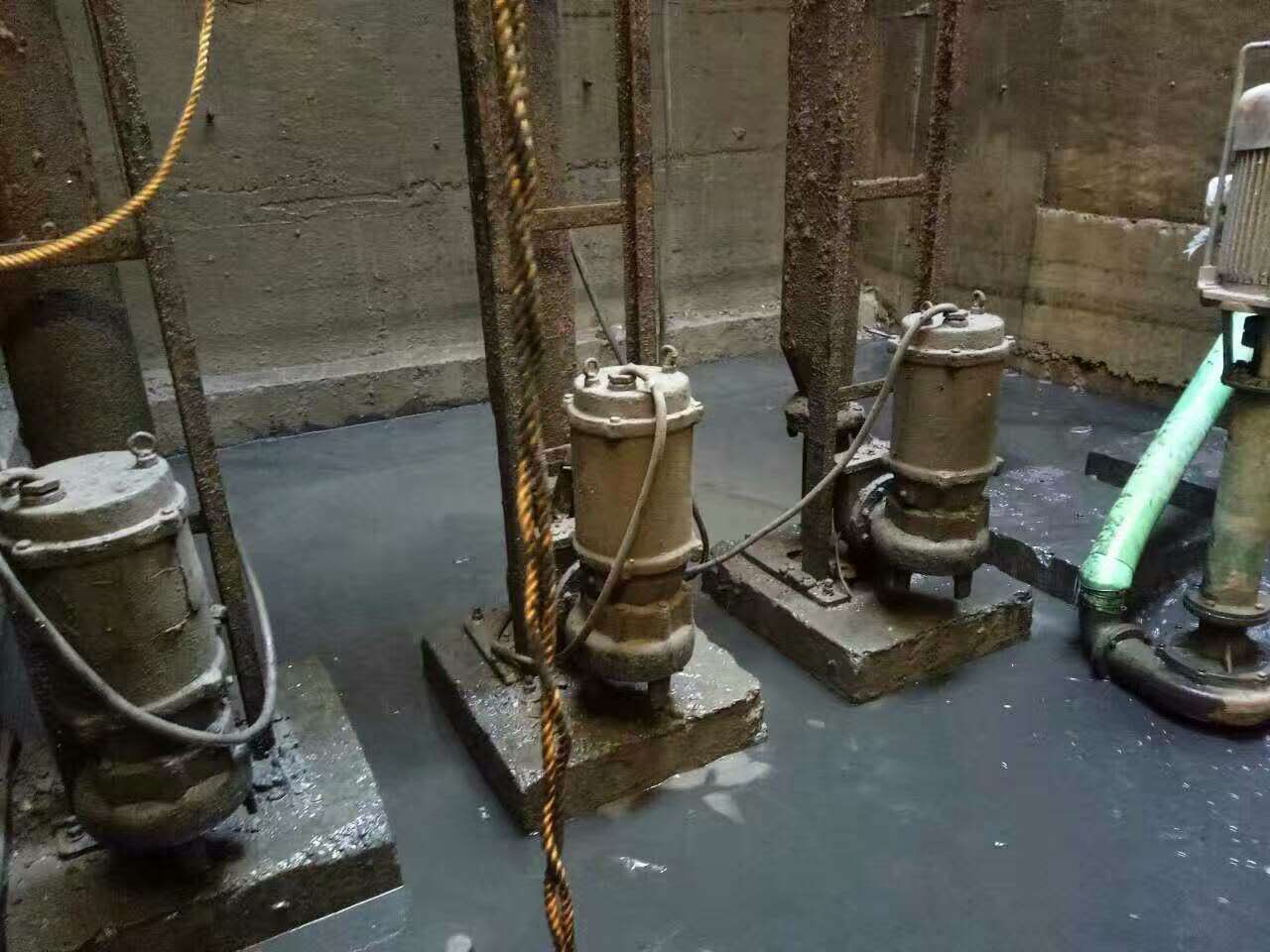 监利污水池清理