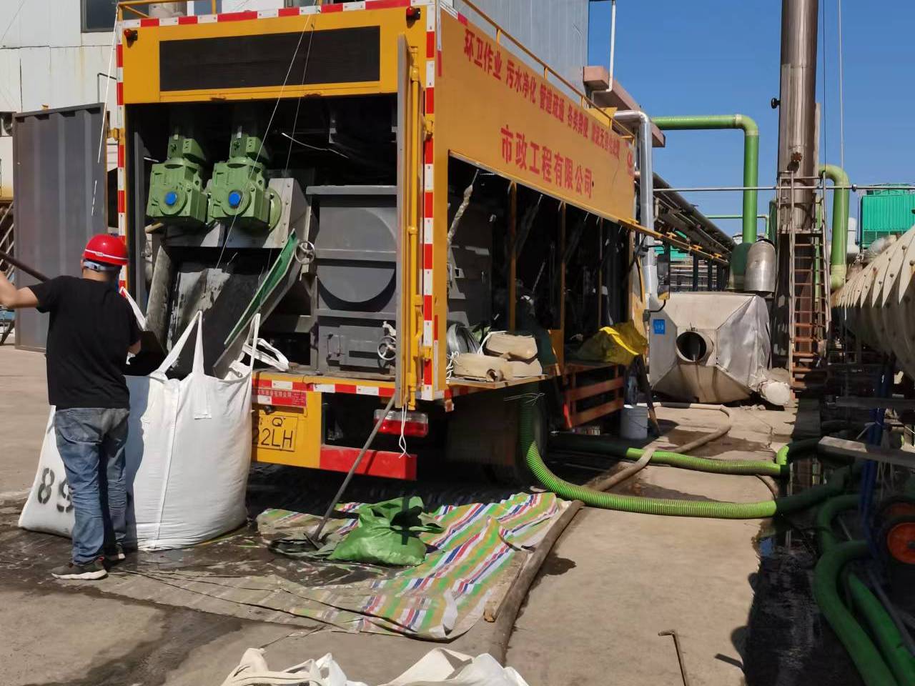 监利淤泥压干处理